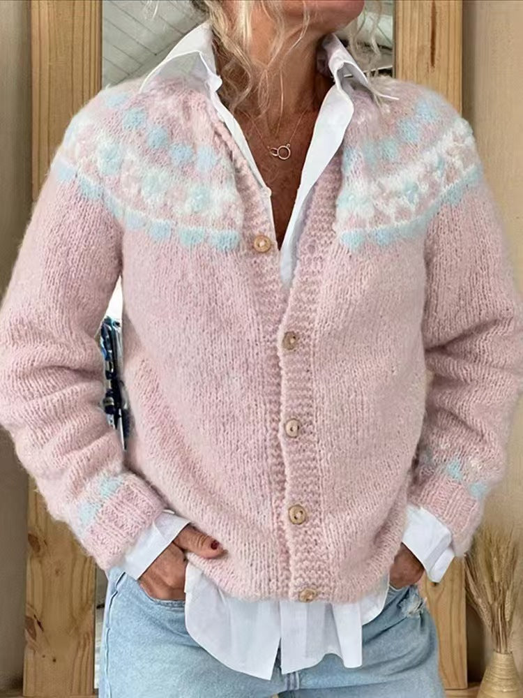 Damen nan gemusterte Strickjacke mit Rundpasse, Holzknöpfen und Eingrifftaschen Drune