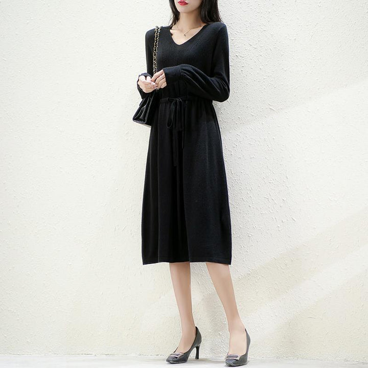 Damen Strickkleid mit V-Ausschnitt und Taillengürtel Drune