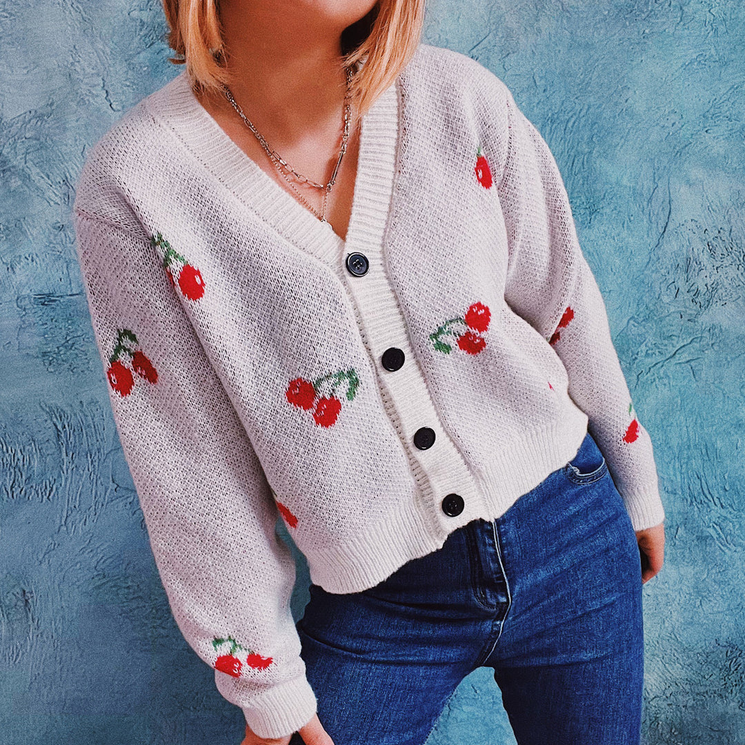 Damen Strickjacke im fröhlichen Kirschmotiv Drune