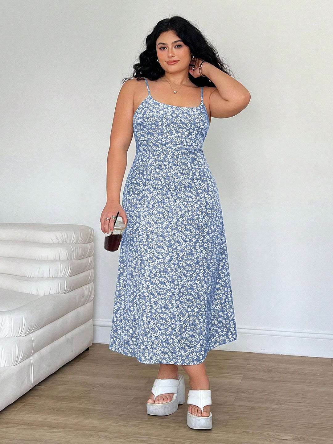 Damen Maxikleid mit feinem Blumenmuster und verstellbaren Spaghettiträgern Drune