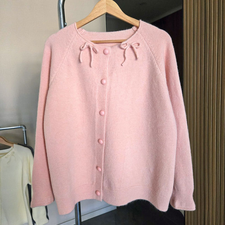 Damen Kuschelige Strickjacke mit dekorativen Schleifen und großen Knöpfen Drune
