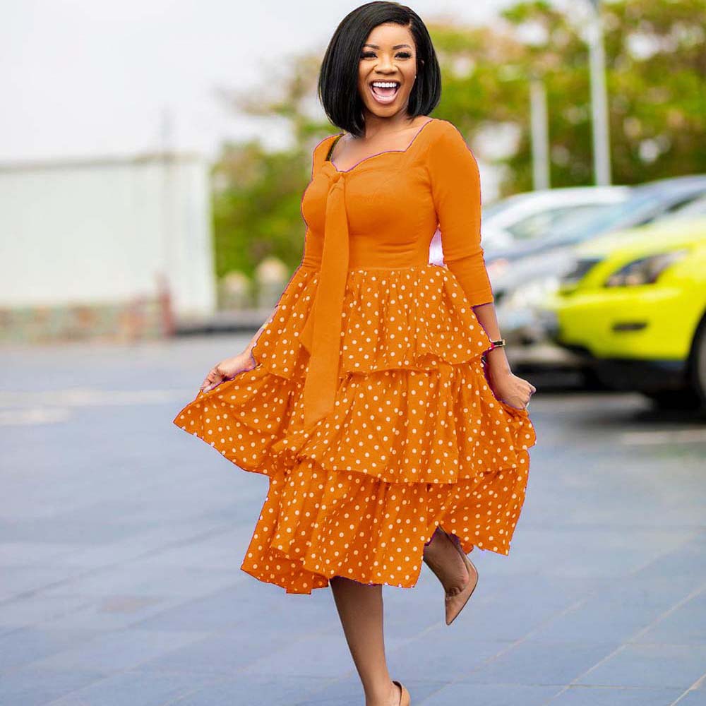Damen Maxikleid mit verspieltem Rüschen-Design und eleganter Schleife Drune