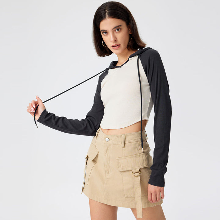 Damen cropped Sportoberteil mit Kapuze und langen Ärmeln Drune