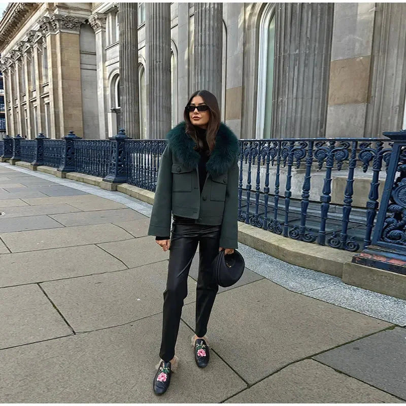 Damen stylische Winterjacke mit abnehmbarem Kunstfellkragen Drune