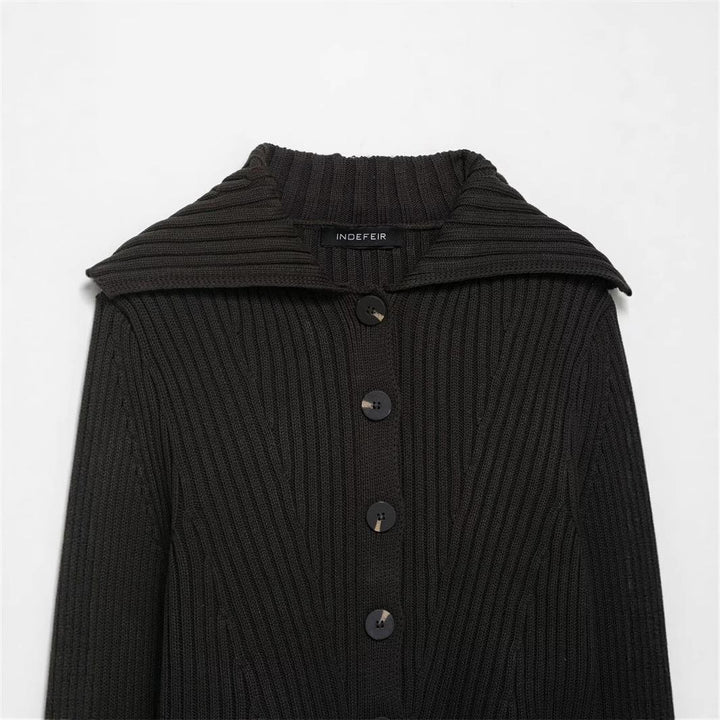 Damen Strickjacke mit breitem Kragen und modischen Knopfdetails Drune