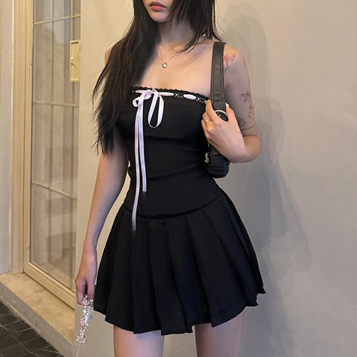 Damen Trägerkleid mit elegantem Spitzendetail und schwingendem Rock Drune