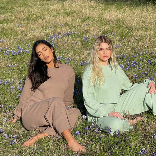 Damen lässiges Set mit cropped Sweatshirt und weiten Hosen Drune