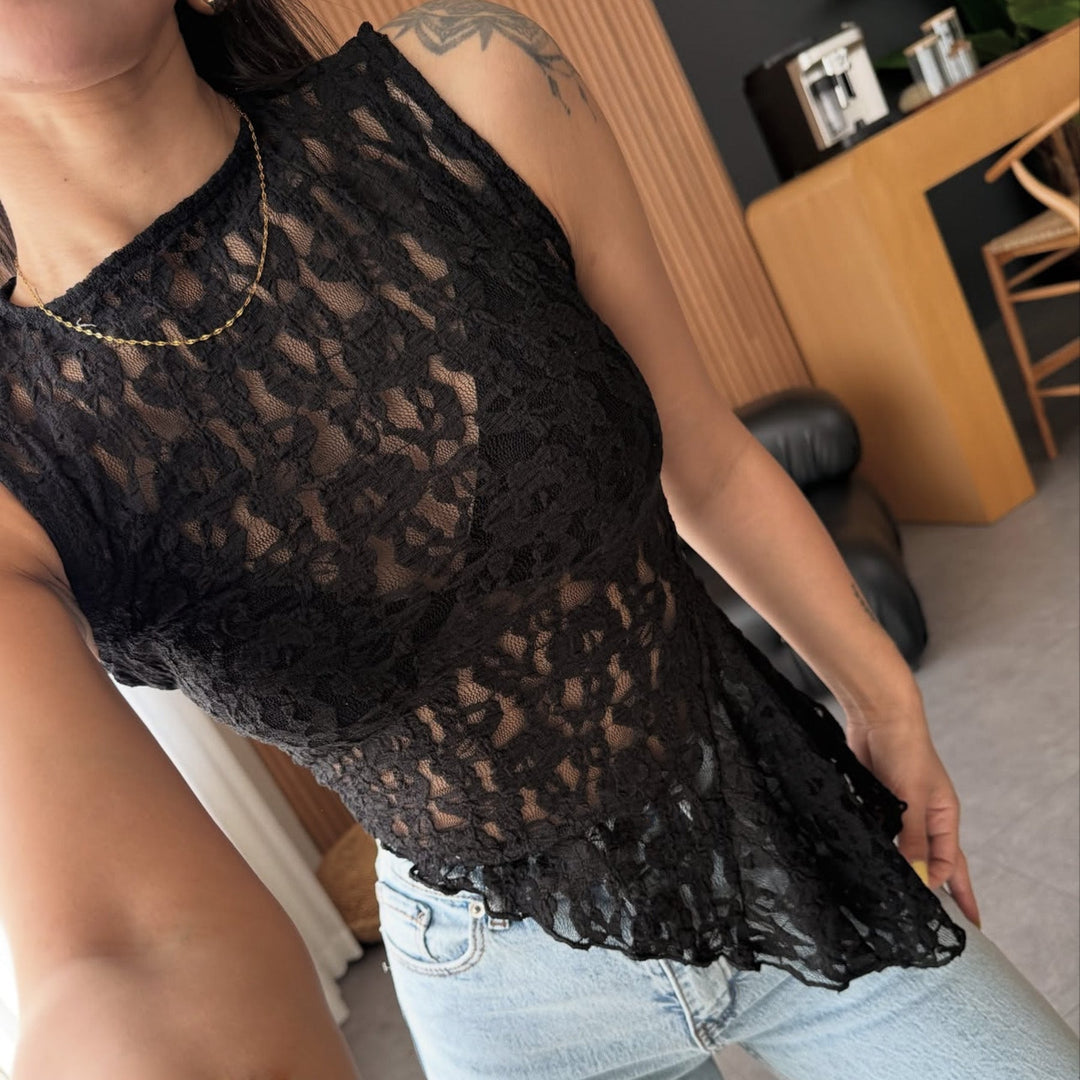 Damen Spitzenoberteil mit femininem Schnitt und floralen Details Drune