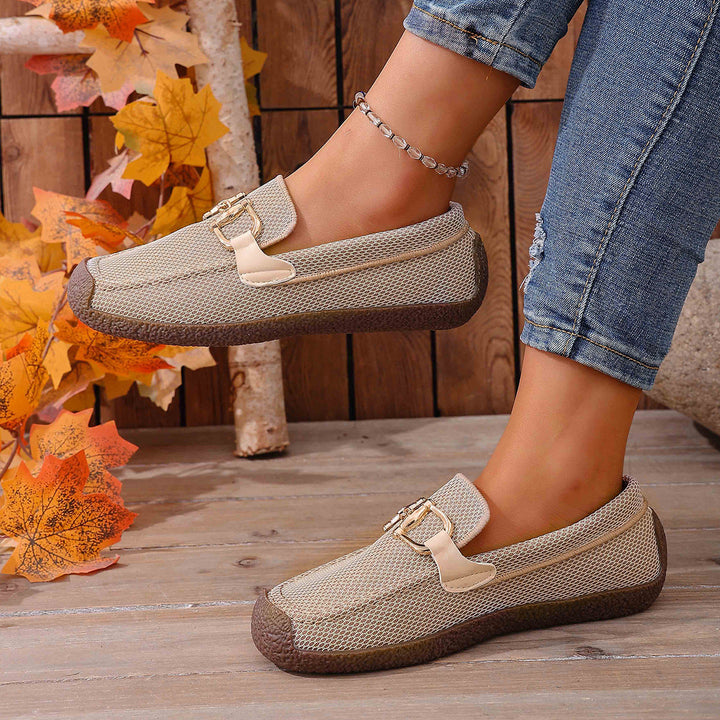 Damen leichte Slip-On Mokassins mit atmungsaktivem Mesh-Obermaterial und modischer Schnallenverzierung Drune