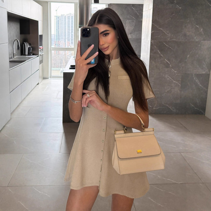 Damen Knopf-Polo-Kleid mit figurbetontem Schnitt und kurzen Ärmeln Drune