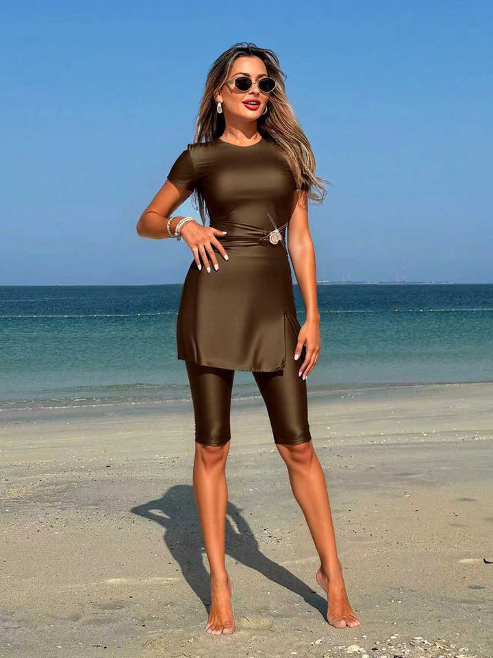Damen Stylish Sportanzug mit Short und Wickeloptik Drune
