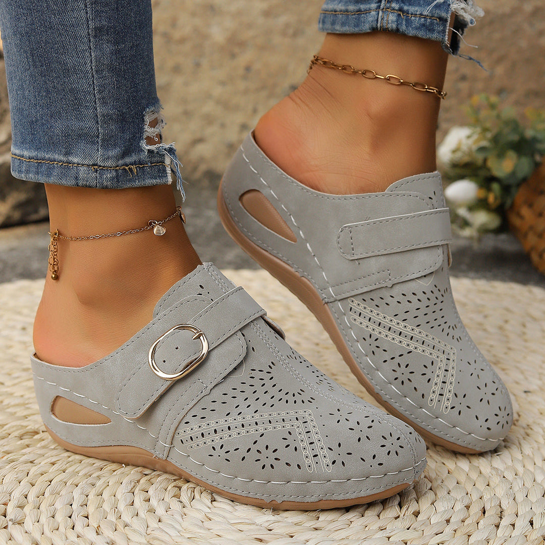 Damen geschlossene Clogs mit dekorativen Lochmustern und eleganter Schnalle Drune