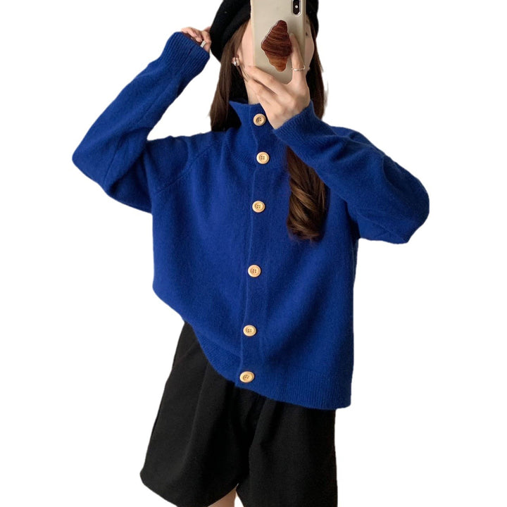 Damen Strickjacke mit hohem Kragen und großen Knöpfen Drune