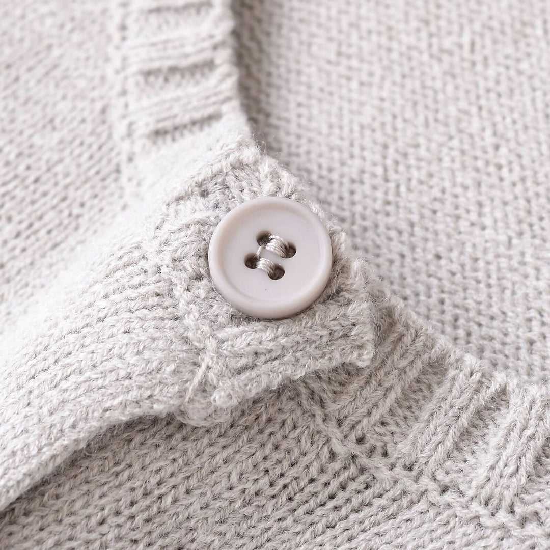 Damen feine Strickjacke mit durchgehender Knopfleiste und weichem Rundhalsausschnitt Drune