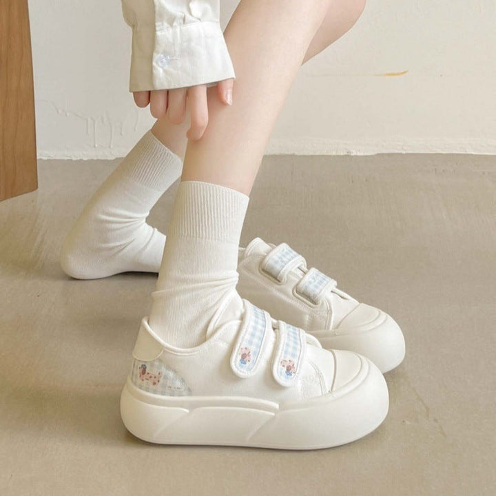 Damen Plattform-Sneaker mit praktischem Klettverschluss und verspielten Applikationen Drune