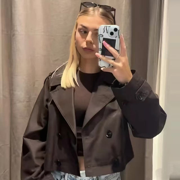 Damen nan kurze taillierte Doppelreiher-Trenchjacke im Boxy-Cropped-Schnitt mit Schulterpatten und verstellbaren Manschetten Drune