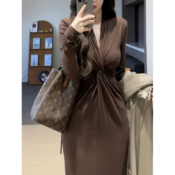 Damen Elegantes Wickelkleid mit tiefem V-Ausschnitt und detailverliebtem Faltenwurf Drune
