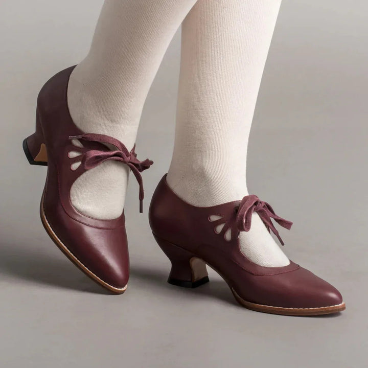 Damen nan Vintage-inspirierte Mary-Jane Pumps mit geschwungenem Mittelhochabsatz und Zierlochung Drune