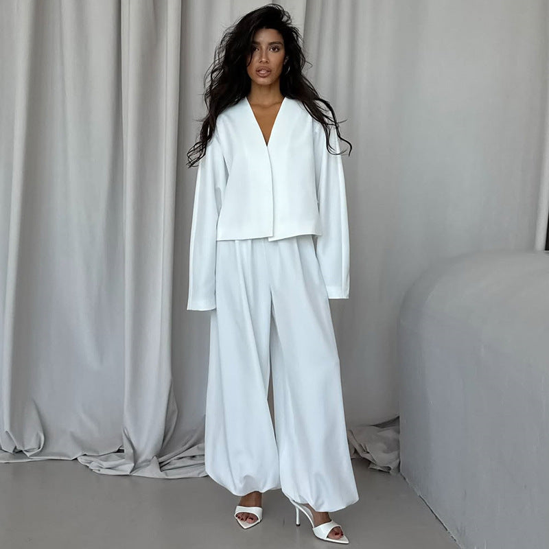 Damen lässiger Hosenanzug mit cropped Jacke und weitem Schnitt Drune