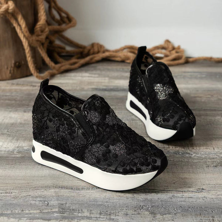 Damen Komfortable Sneaker mit floralem Stickmuster und rutschfester Sohle Drune