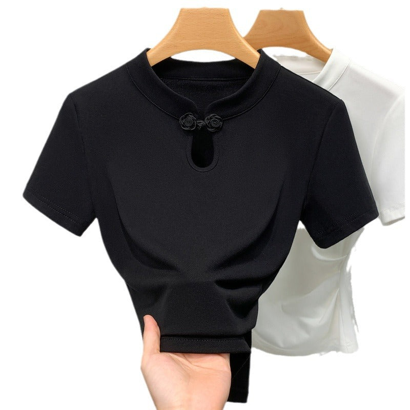 Damen Kurzarmbluse mit elegantem Rundhalsausschnitt und floralen Knopfdetail Drune