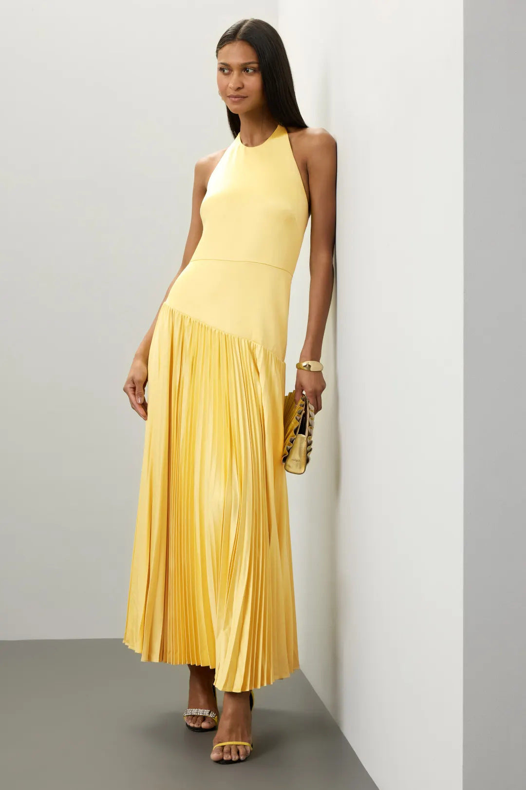 Damen Elegantes Maxi-Kleid mit fließendem Faltenrock und Halterneck-Design Drune