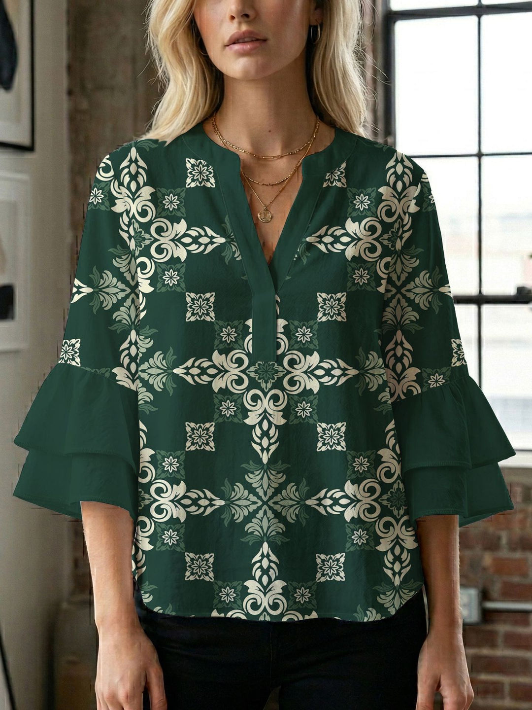 Damen Bluse mit wunderschönen floralem Design Drune