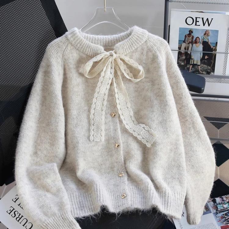 Damen kuschelige Strickjacke mit Herzknopf-Details und Schleifenakzent Drune