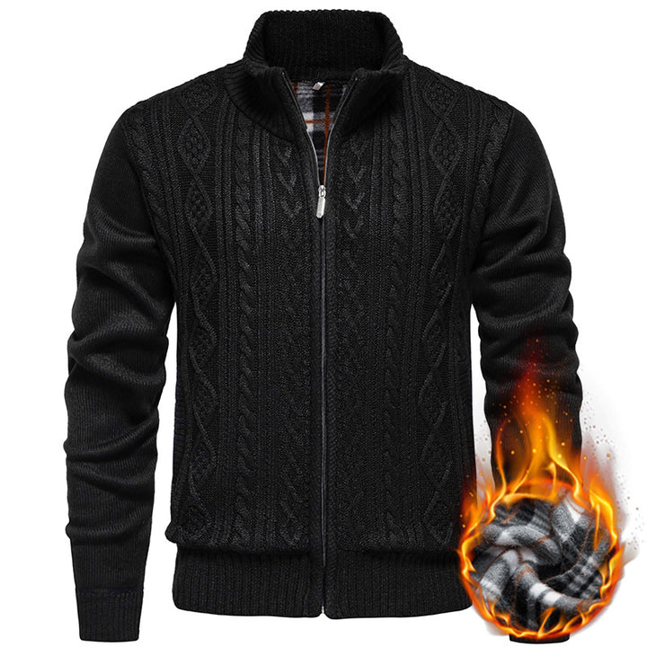 Herren nan grobgestrickter Cardigan mit Zopfmuster, Stehkragen und kariertem Innenfutter Drune