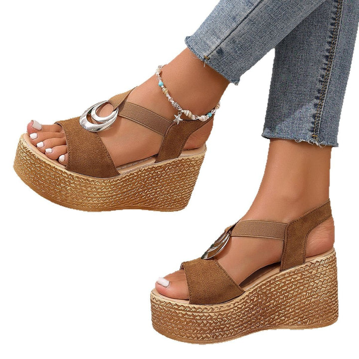 Damen nan Plateausandalette im Retrostil mit Jute-Optik, dekorativem Metallornament und elastischem Fersenriemen Drune