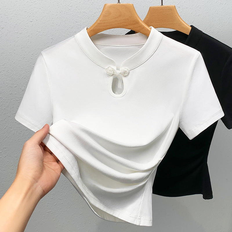 Damen Kurzarmbluse mit elegantem Rundhalsausschnitt und floralen Knopfdetail Drune