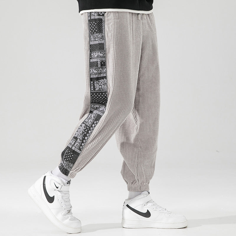 Herren nan Cord-Jogger mit Bandana-Seiteneinsatz, elastischem Bund, schmal zulaufender Knöcheln und geripptem Strukturstoff Drune