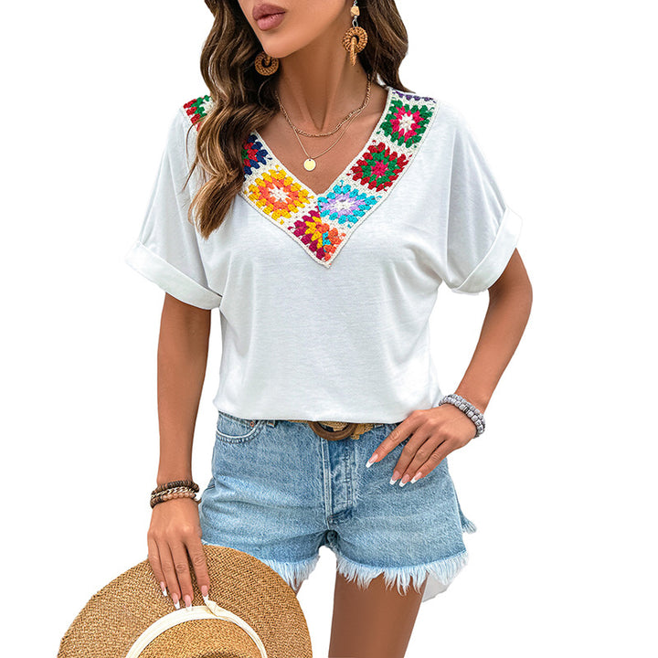 Damen modisches T-Shirt mit buntem Häkel-Ausschnitt Drune