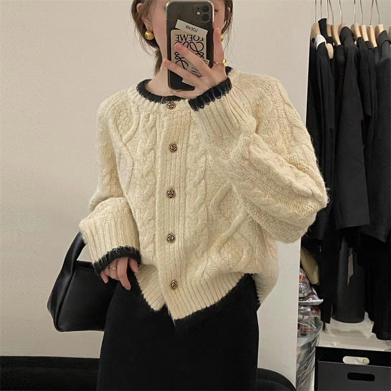 Damen Grobstrickcardigan mit dekorativem Zopfmuster und eleganten Knöpfen Drune
