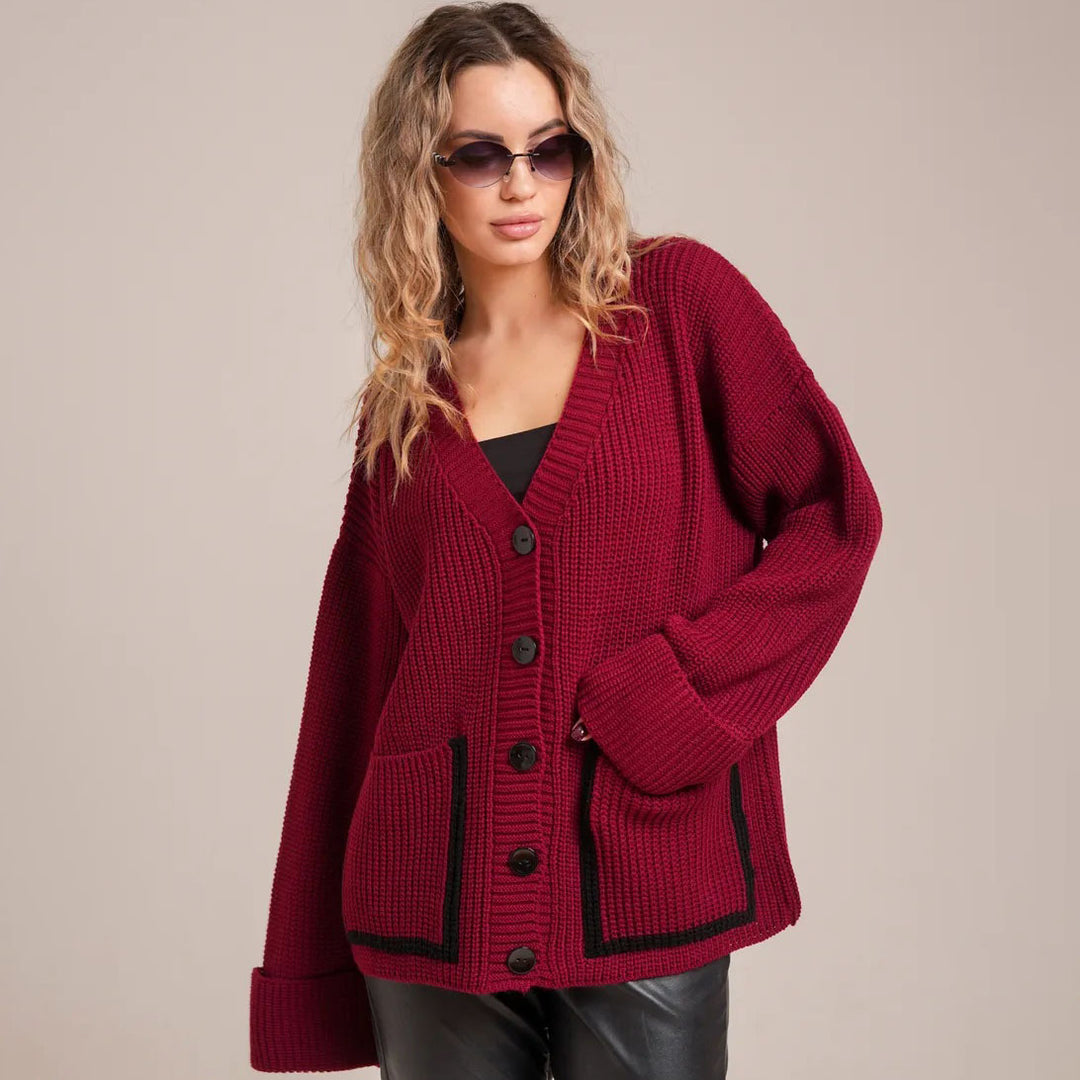 Damen Grobstrickjacke mit praktischen aufgesetzten Taschen und elegantem Knopfverschluss Drune