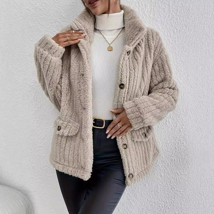 Damen hochwertige Plüschjacke mit strukturiertem Design und praktischen Taschen Drune