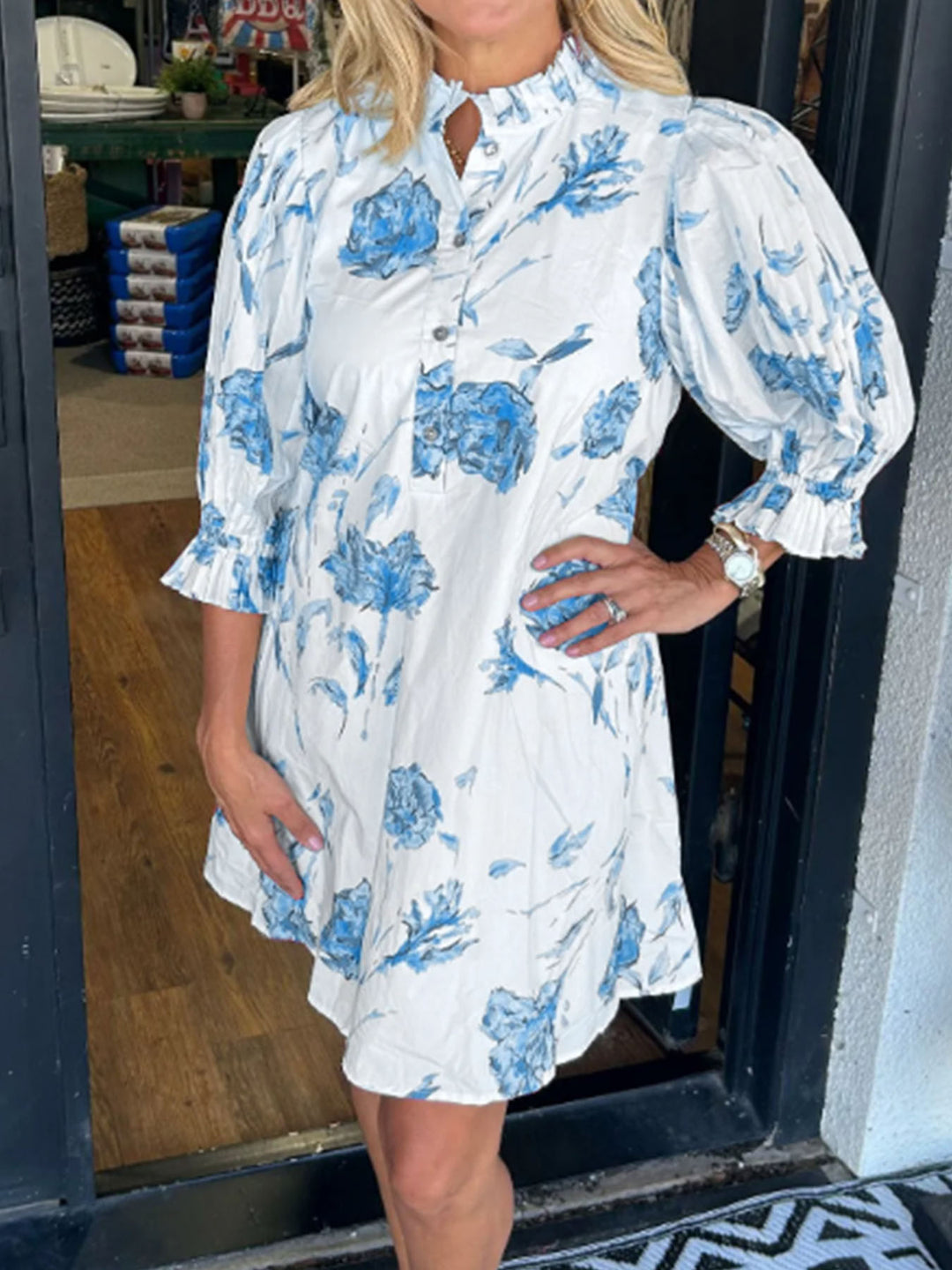 Damen Blusenkleid mit floralen Akzenten und Rüschendetails Drune