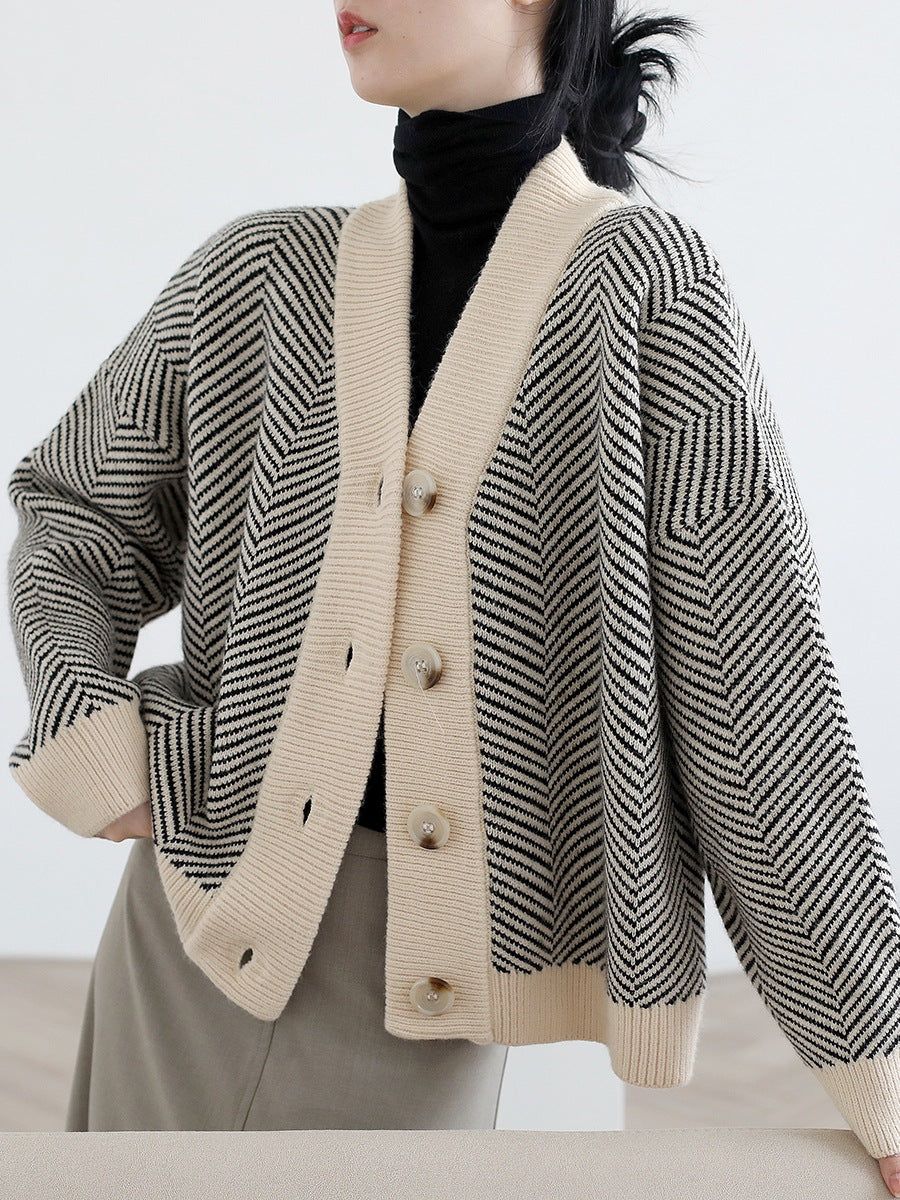 Damen modische Strickjacke mit Chevron-Muster und eleganten Knöpfen Drune