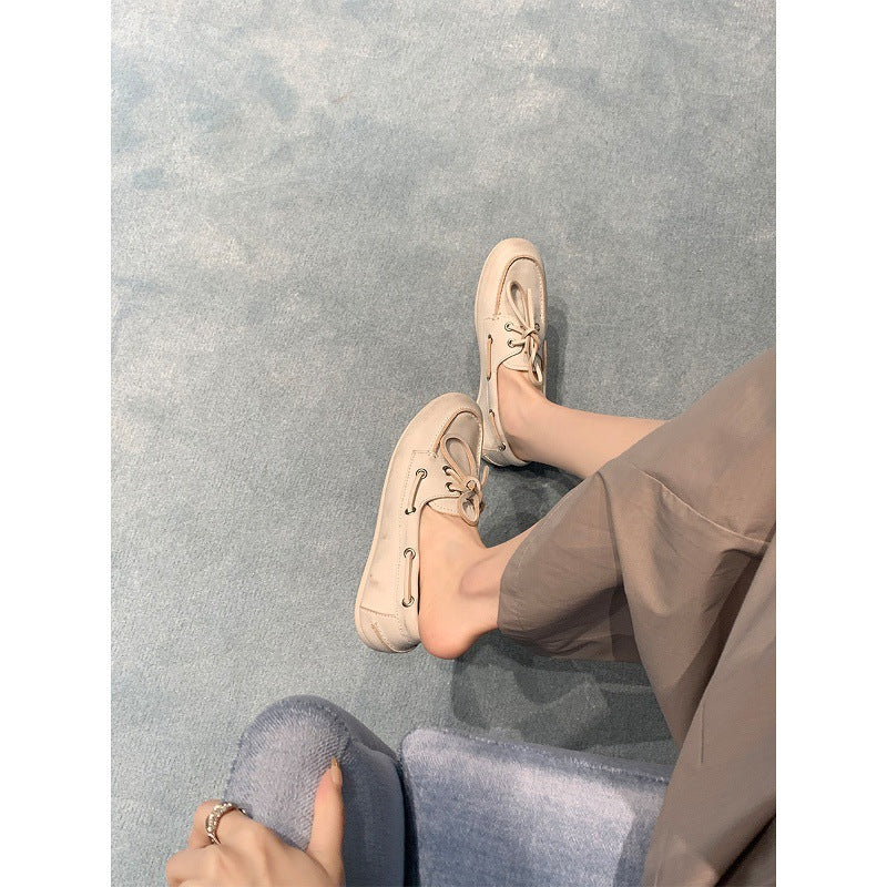 Damen Bootsschuh mit modischem Schnürdesign und hochwertiger Lederoberfläche Drune