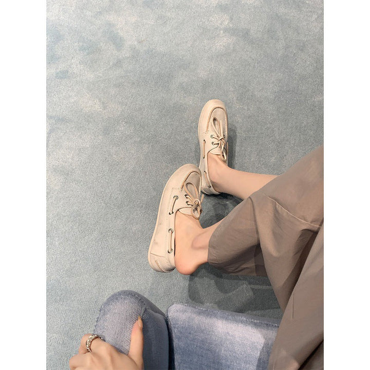 Damen Bootsschuh mit modischem Schnürdesign und hochwertiger Lederoberfläche Drune
