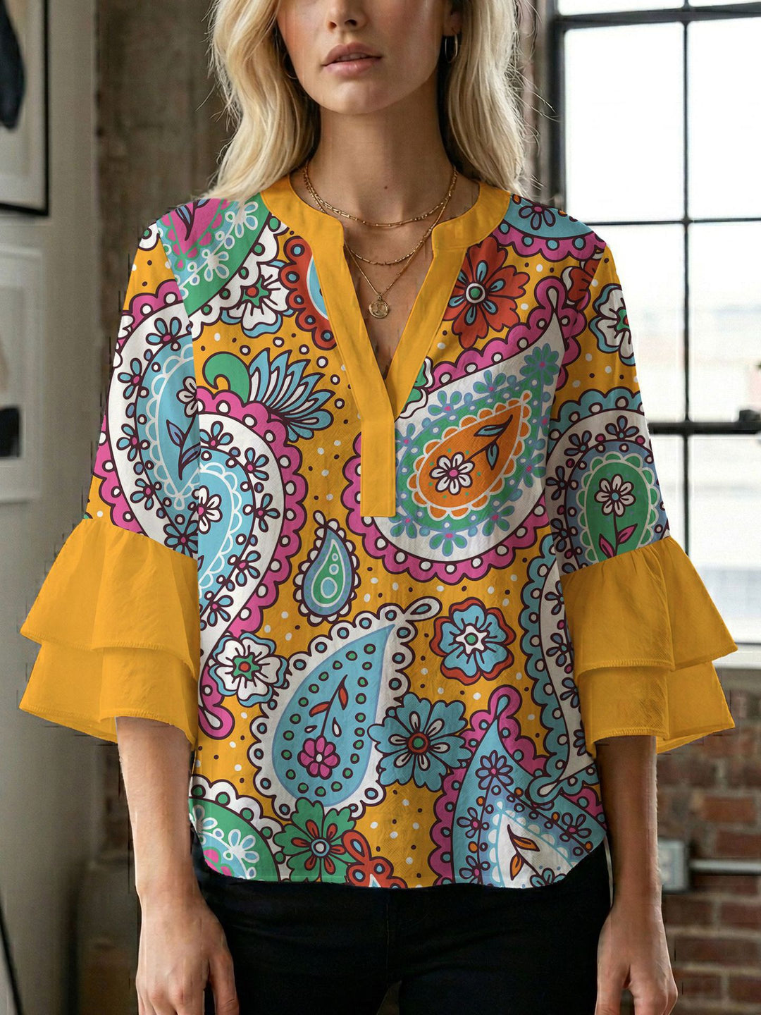 Damen Bluse mit voluminösen Flügelärmel und intensivem Blattmuster Drune