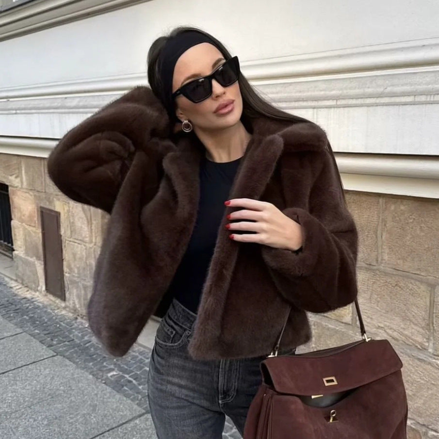 Damen nan kurz geschnittene Kunstfelljacke mit Umlegekragen, weichem Innenfutter und cooler Cropped-Silhouette Drune