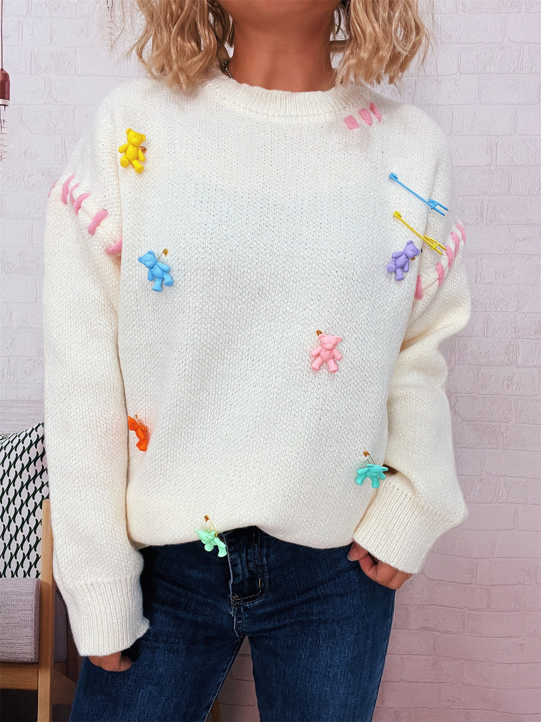 Damen Pullover mit verspieltem Bären-Motiv und dekorativen Applikationen Drune