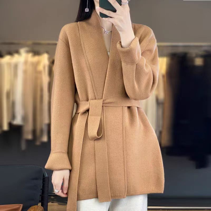 Damen stilvolle Strickjacke mit Bindegürtel und Taschen Drune