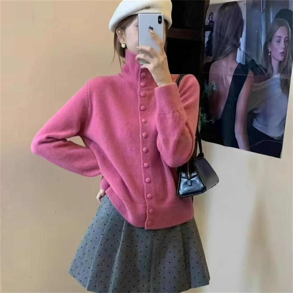 Damen kuschelige Strickjacke mit hochgeschlossenem Kragen und Knopfdetails Drune