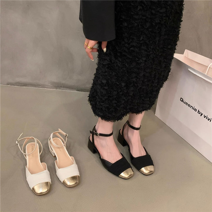Damen nan elegante Sandalette mit niedrigem Blockabsatz, metallischer Kappenspitze und verstellbarem Knöchelriemen Drune