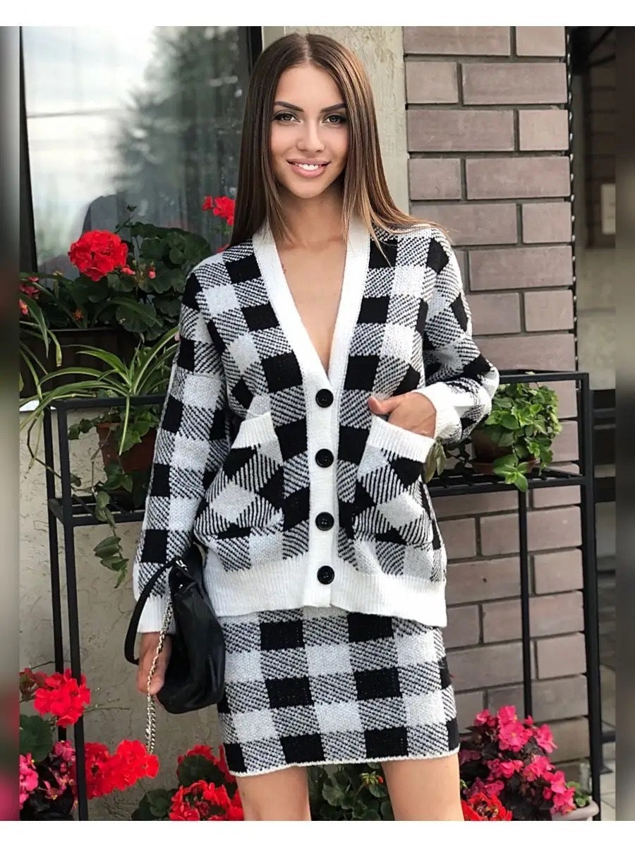 Damen Gemütliches Strickensemble mit Karomuster und praktischen Taschen Drune