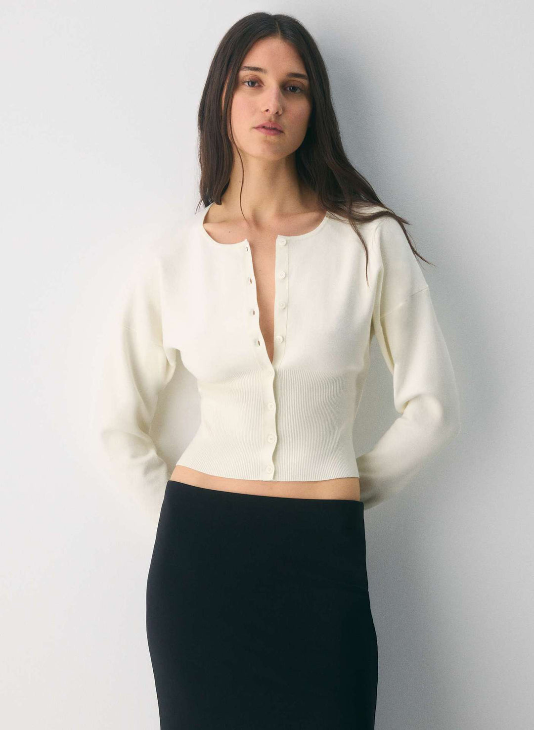 Damen modische, eng geschnittene Strickjacke mit Knopfleiste Drune