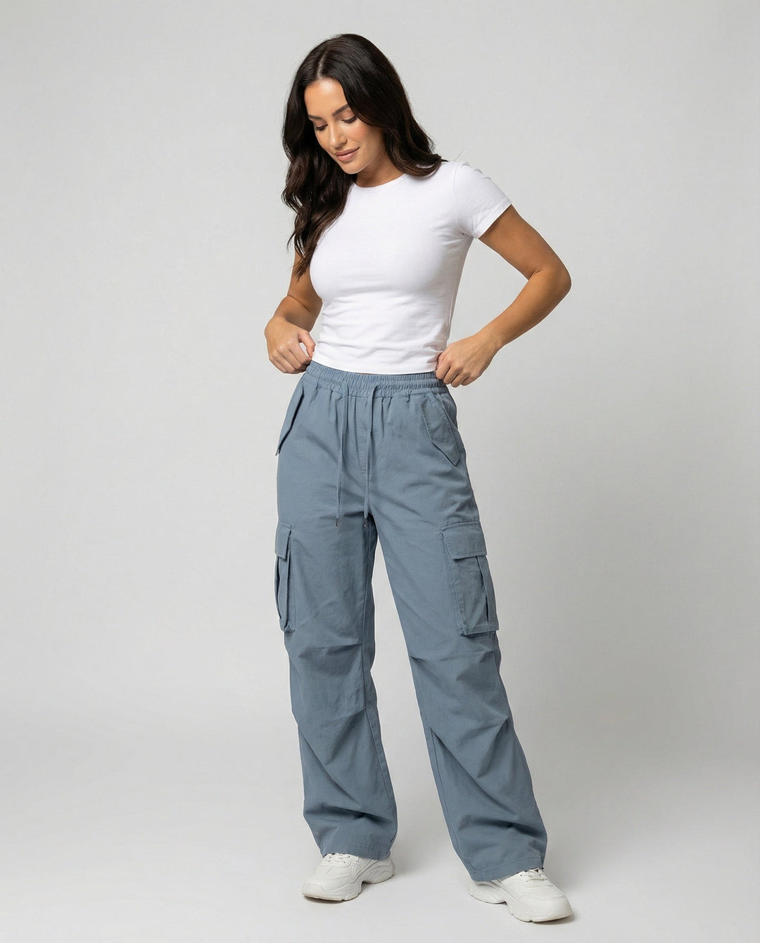 Damen weite Cargo-Hose im Retro-Utility-Stil mit hochgeschnittenem Bund Tunnelzug Mehrfachklappentaschen und verstellbaren Seitenschlaufen Drune