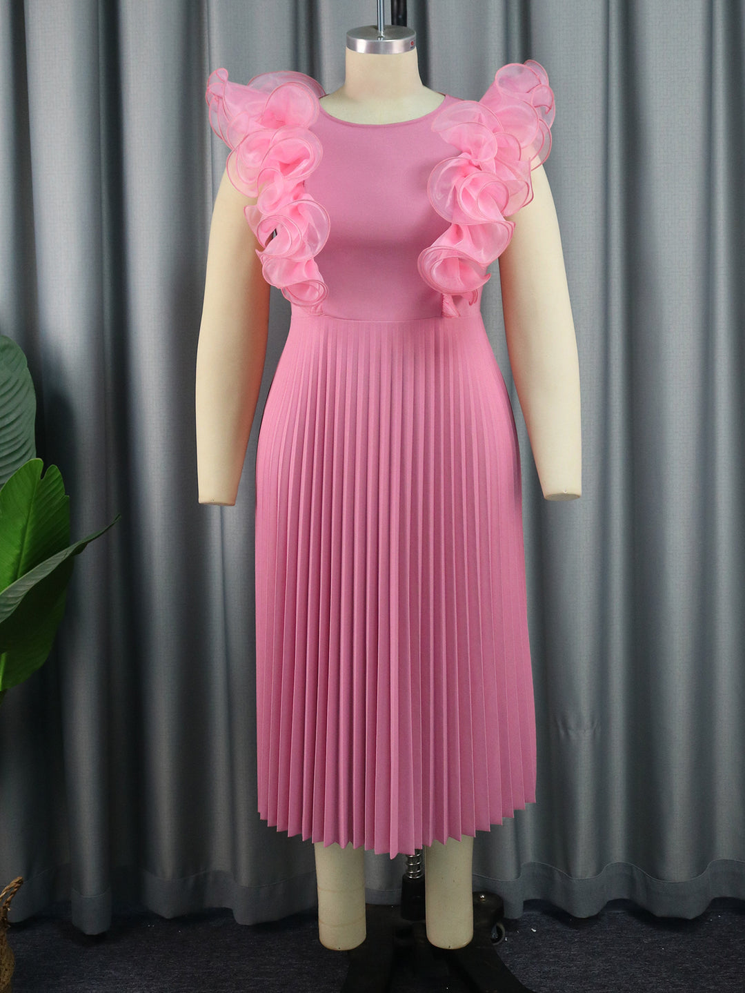 Damen Plissee Kleid mit voluminösen Rüschendetails Drune